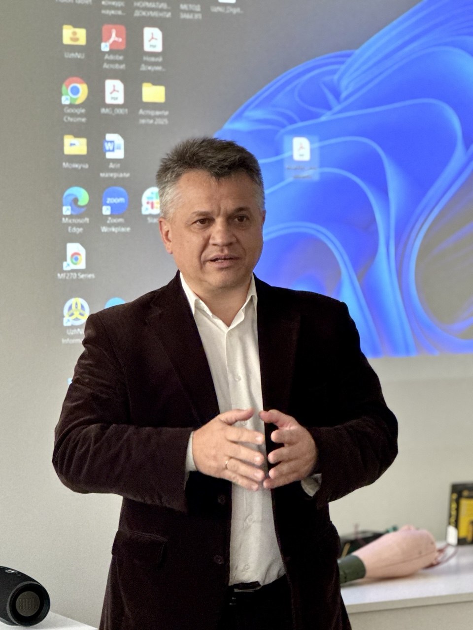 В. о. проректора з науково-педагогічної роботи професор Ігор Король