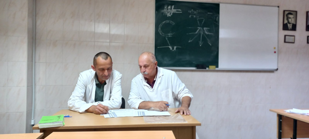 Курс судової медицини: Доцент Фенцик Василь Леонтинович з асистентом Поп Володимир Іванович