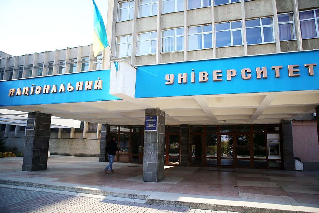 В УжНУ продовжується ремонт приміщень В УжНУ продовжується ремонт приміщень