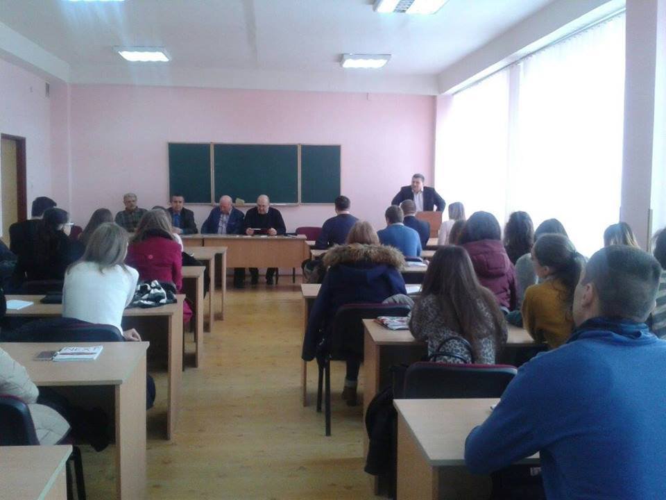 Зустріч студентів-міжнародників із громадськими активістами Зустріч студентів-міжнародників із громадськими активістами