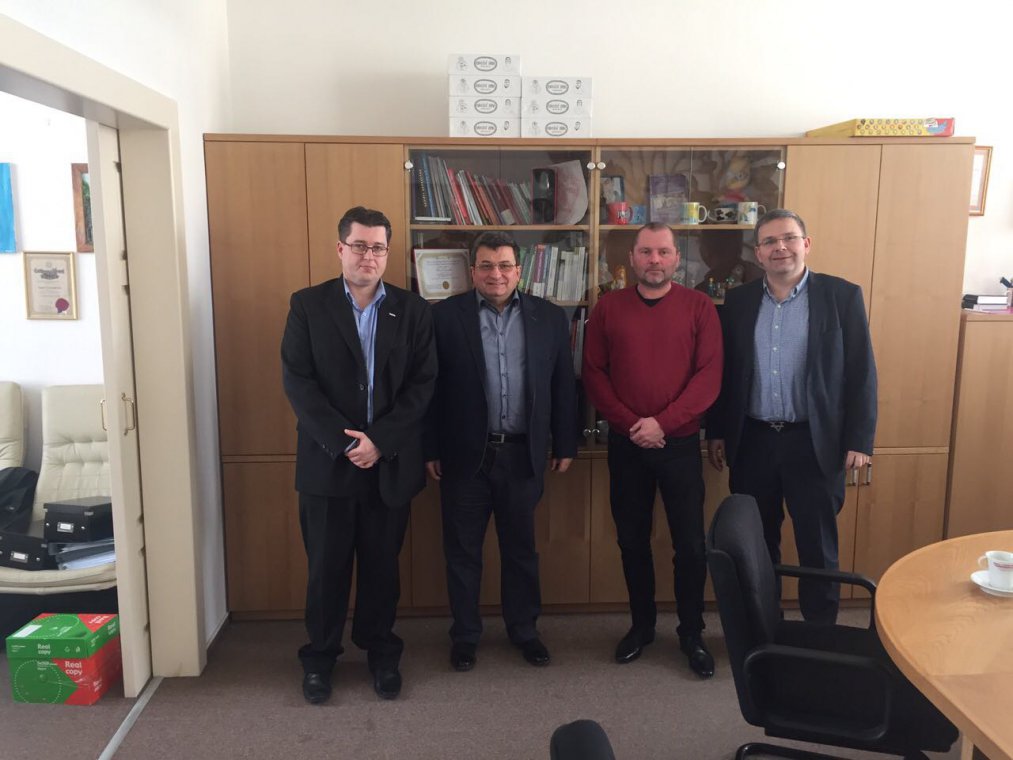 Співпраця факультеті міжнародних економічних відносин та Університету ім. Яна Евангеліста Пуркине Співпраця факультеті міжнародних економічних відносин та Університету ім. Яна Евангеліста Пуркине