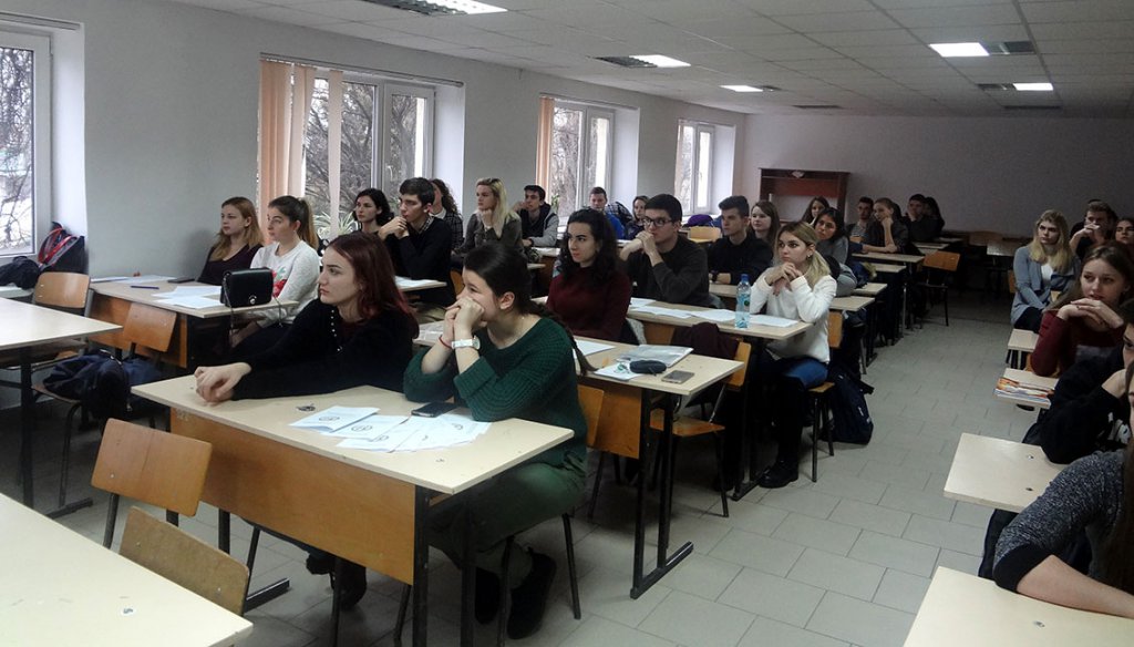Студенти-туризмознавці ділилися думками щодо розвитку галузі на науковій конференції
Говорили про туризм як фактор інтеграції в міжнародний економічний простір Студенти-туризмознавці ділилися думками щодо розвитку галузі на науковій конференції
Говорили про туризм як фактор інтеграції в міжнародний економічний простір