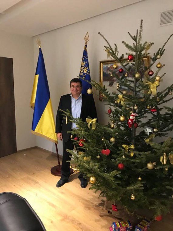 Вітання декана З Новим Роком та Різдвом Христовим ! Вітання декана З Новим Роком та Різдвом Христовим !
