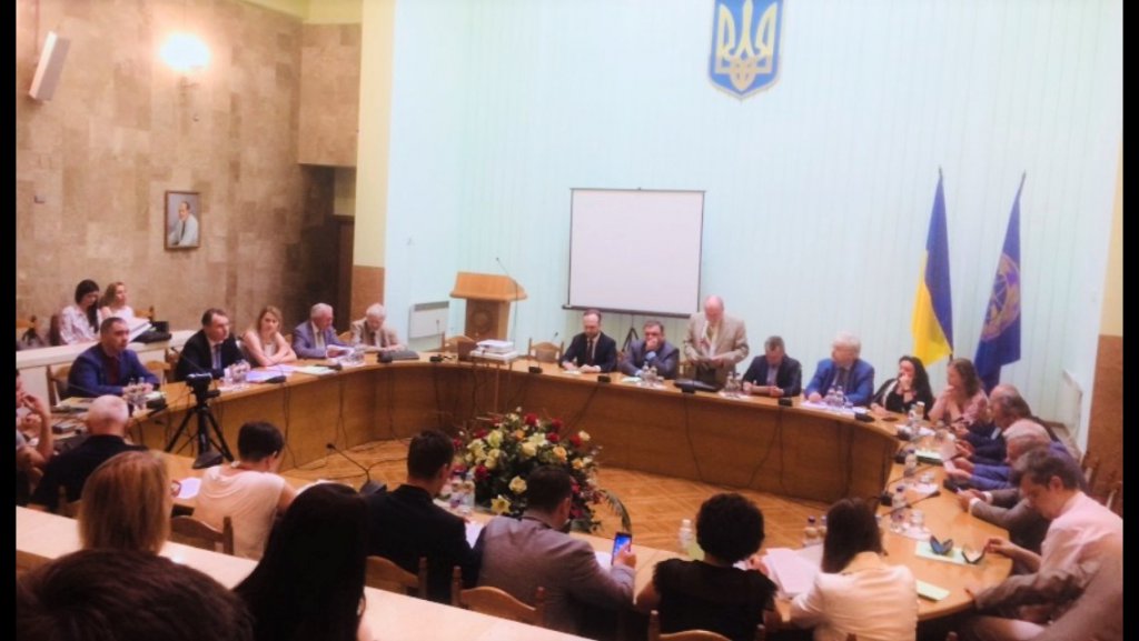 Студенти юристи-міжнародники юридичного факультету УжНУ на міжнародній науковій конференції Української асоціації міжнародного права у Києві Студенти юристи-міжнародники юридичного факультету УжНУ на міжнародній науковій конференції Української асоціації міжнародного права у Києві