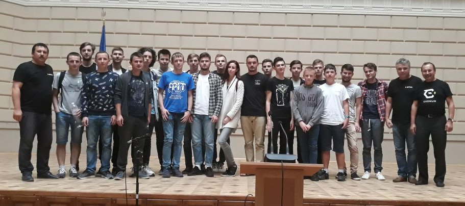 Сергій Вапнічний: «Успіх в IT-сфері прийде, коли йдеш туди з потужним шлейфом досвіду. А він закладається ще в школі!» Сергій Вапнічний: «Успіх в IT-сфері прийде, коли йдеш туди з потужним шлейфом досвіду. А він закладається ще в школі!»