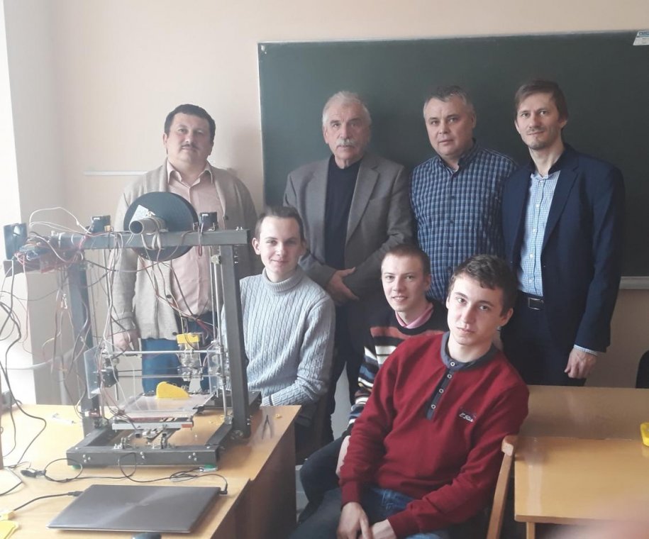 Студенти-айтівці сконструювали власний 3D-принтер Студенти-айтівці сконструювали власний 3D-принтер
