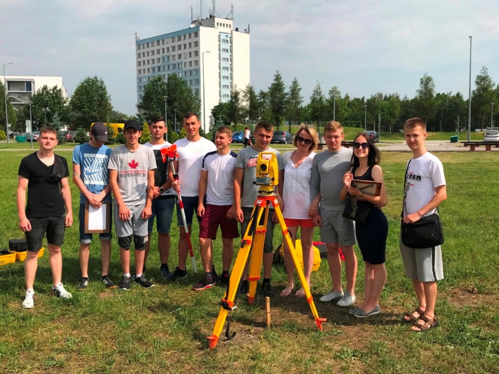 Від землі – до зірок: як інженери УжНУ реалізують успішні міжнародні проєкти Від землі – до зірок: як інженери УжНУ реалізують успішні міжнародні проєкти