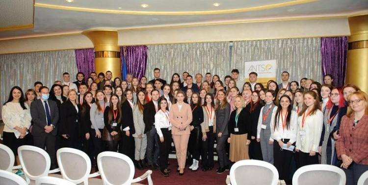 Наші студенти учасники першої в Україні Моделі молодіжної Парламентської асамблеї НАТО Наші студенти учасники першої в Україні Моделі молодіжної Парламентської асамблеї НАТО