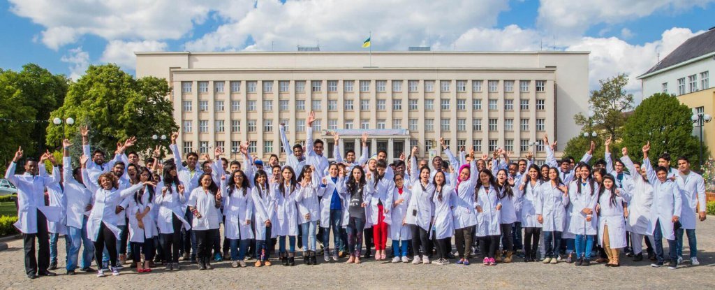 Foreign Students in Uzhhorod National University: Safety and Quality Education Are a Top Priority 