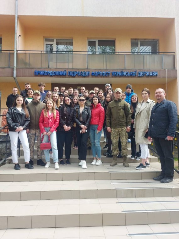 Студенти юридичного факультету пройшли практичне заняття на базі відділу прикордонної служби 94 прикордонного загону "Ужгород" Студенти юридичного факультету пройшли практичне заняття на базі відділу прикордонної служби 94 прикордонного загону "Ужгород"