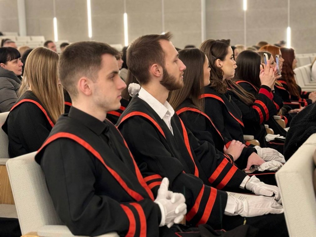 Магістри ФМЕВ стали дипломованими фахівцями Магістри ФМЕВ стали дипломованими фахівцями
