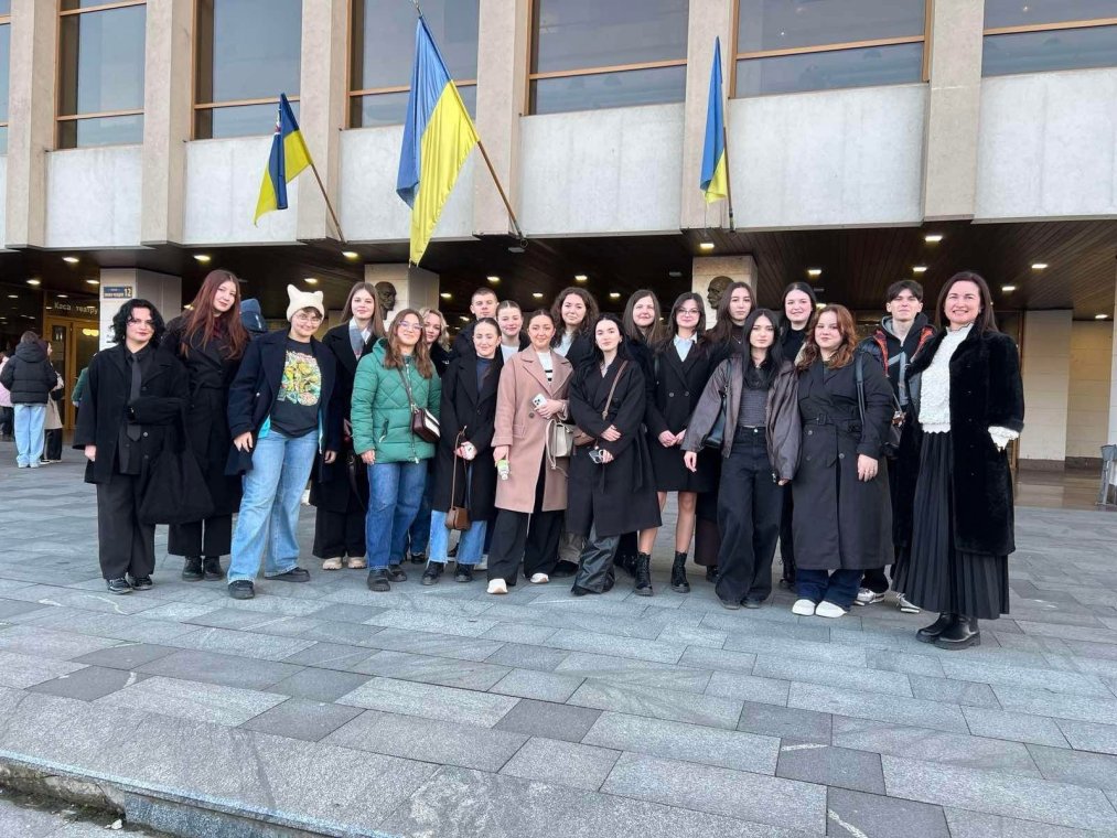 Студенти побували в Ужгородському драмтеатрі на виставі "Річард III" Студенти побували в Ужгородському драмтеатрі на виставі "Річард III"