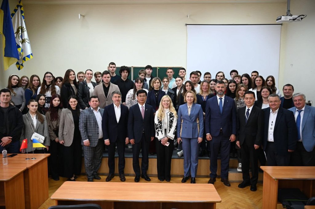 Chinese Ambassador Ma Shengkun at UzhNU: discussion of strategic directions for the development of the agricultural sector Chinese Ambassador Ma Shengkun at UzhNU: discussion of strategic directions for the development of the agricultural sector