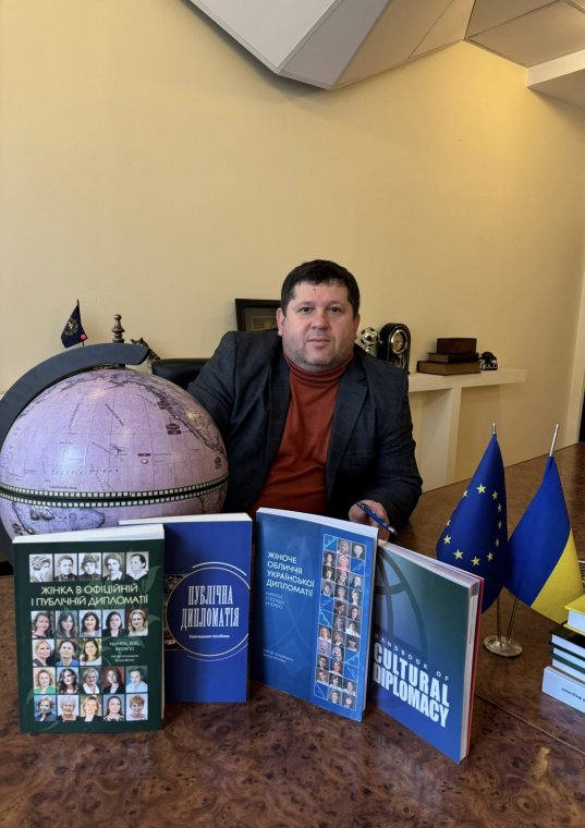 ПОПОВНЕННЯ НАУКОВОЇ БІБЛІОТЕКИ ФАКУЛЬТЕТУ! ПОПОВНЕННЯ НАУКОВОЇ БІБЛІОТЕКИ ФАКУЛЬТЕТУ!