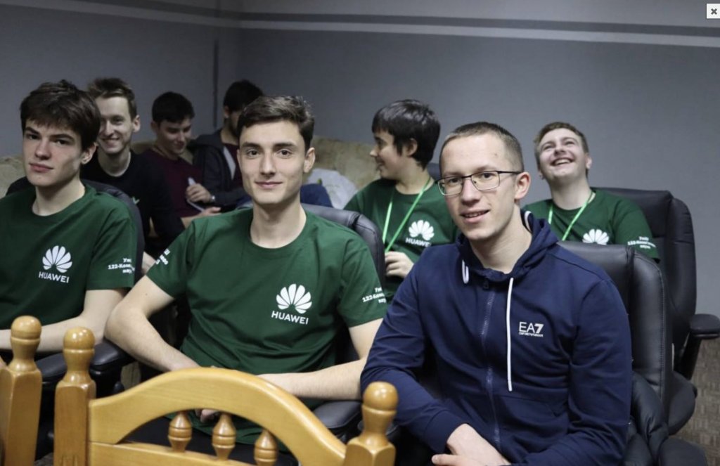 Студент-програміст УжНУ Максим Росул створив інноваційну вебплатформу для цифровізації більярдного спорту в Україні Студент-програміст УжНУ створив інноваційну вебплатформу для цифровізації більярдного спорту в Україні