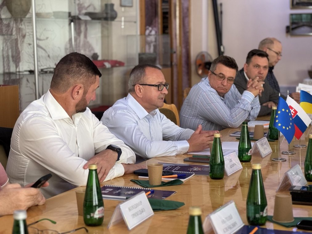 Сучасний стан українсько-словацьких відносин обговорювали під час експертної дискусії в УжНУ Сучасний стан українсько-словацьких відносин обговорювали під час експертної дискусії в УжНУ